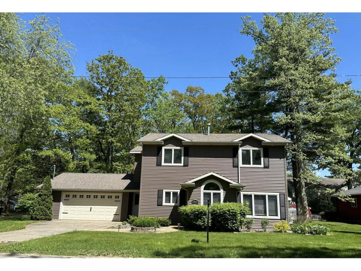 Picture of Home For Sale in Roscommon, Michigan, United States