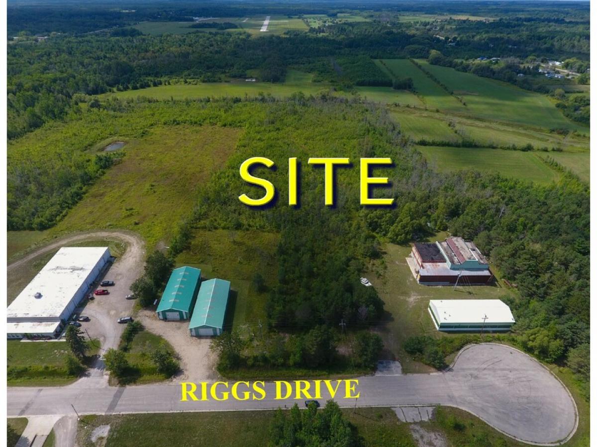 Picture of Home For Sale in Cheboygan, Michigan, United States