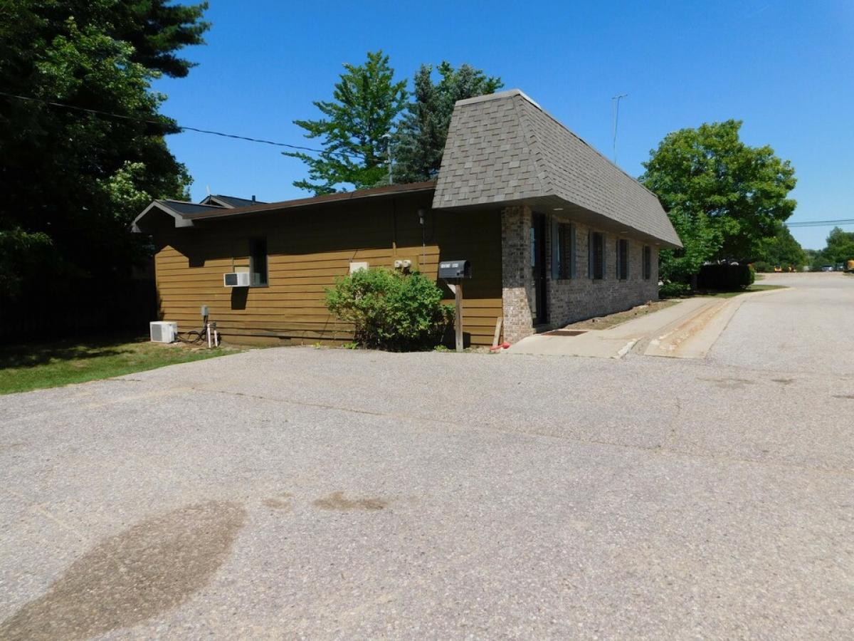 Picture of Home For Sale in Gaylord, Michigan, United States
