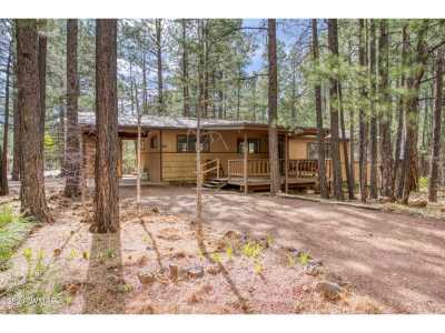 Home For Sale in Pinetop, Arizona