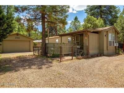 Home For Sale in Overgaard, Arizona