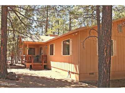 Home For Sale in Pinetop, Arizona