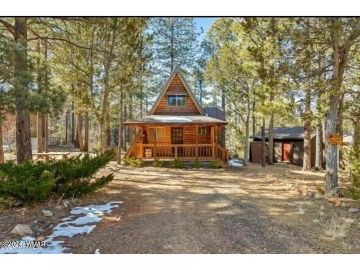 Picture of Home For Sale in Overgaard, Arizona, United States