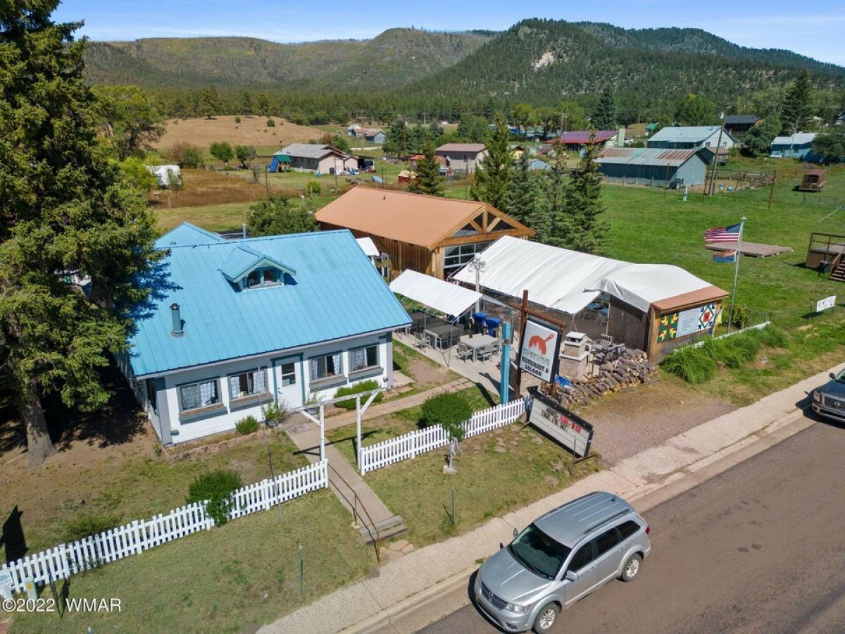 Picture of Home For Sale in Alpine, Arizona, United States