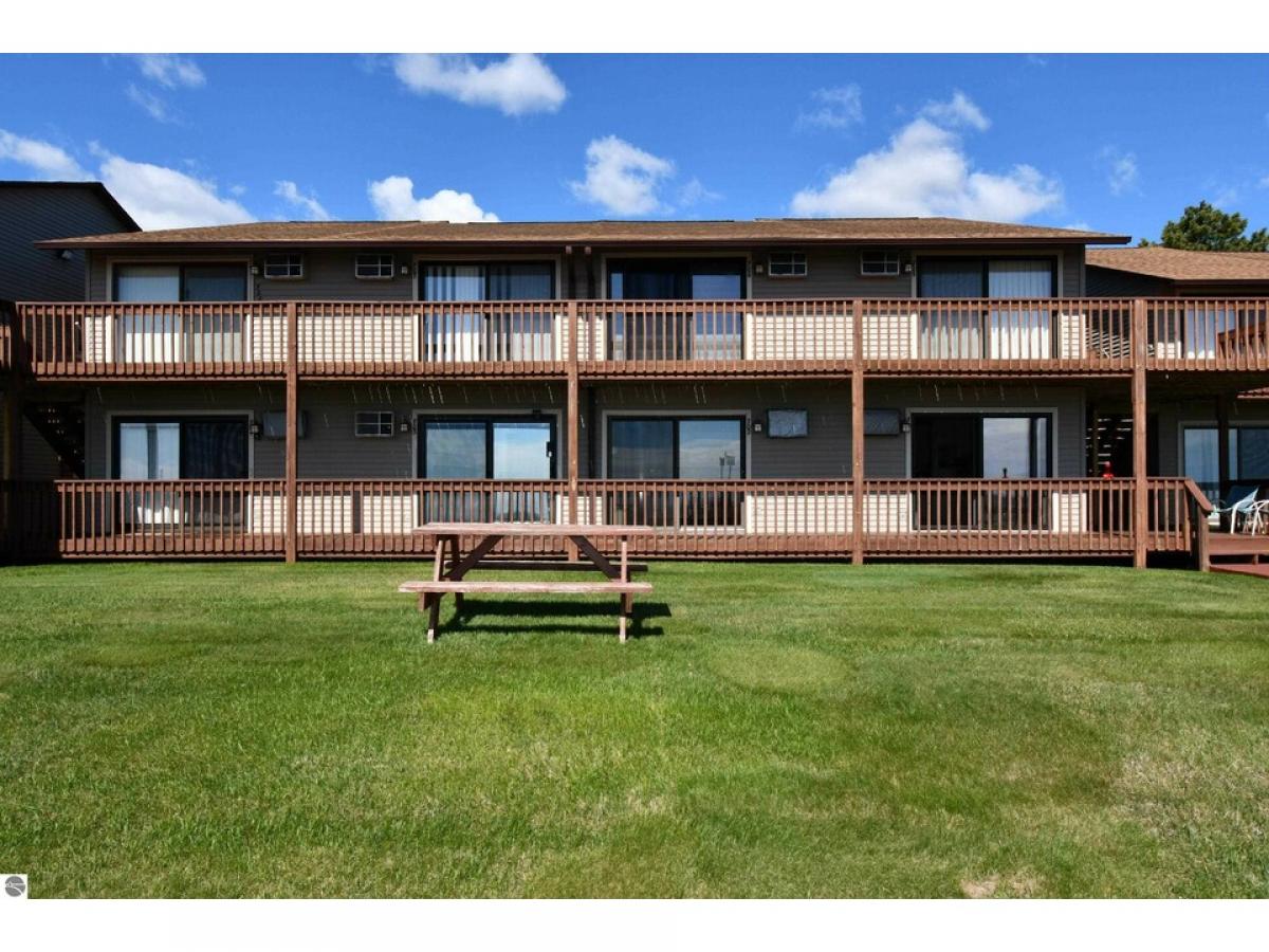 Picture of Home For Sale in Oscoda, Michigan, United States