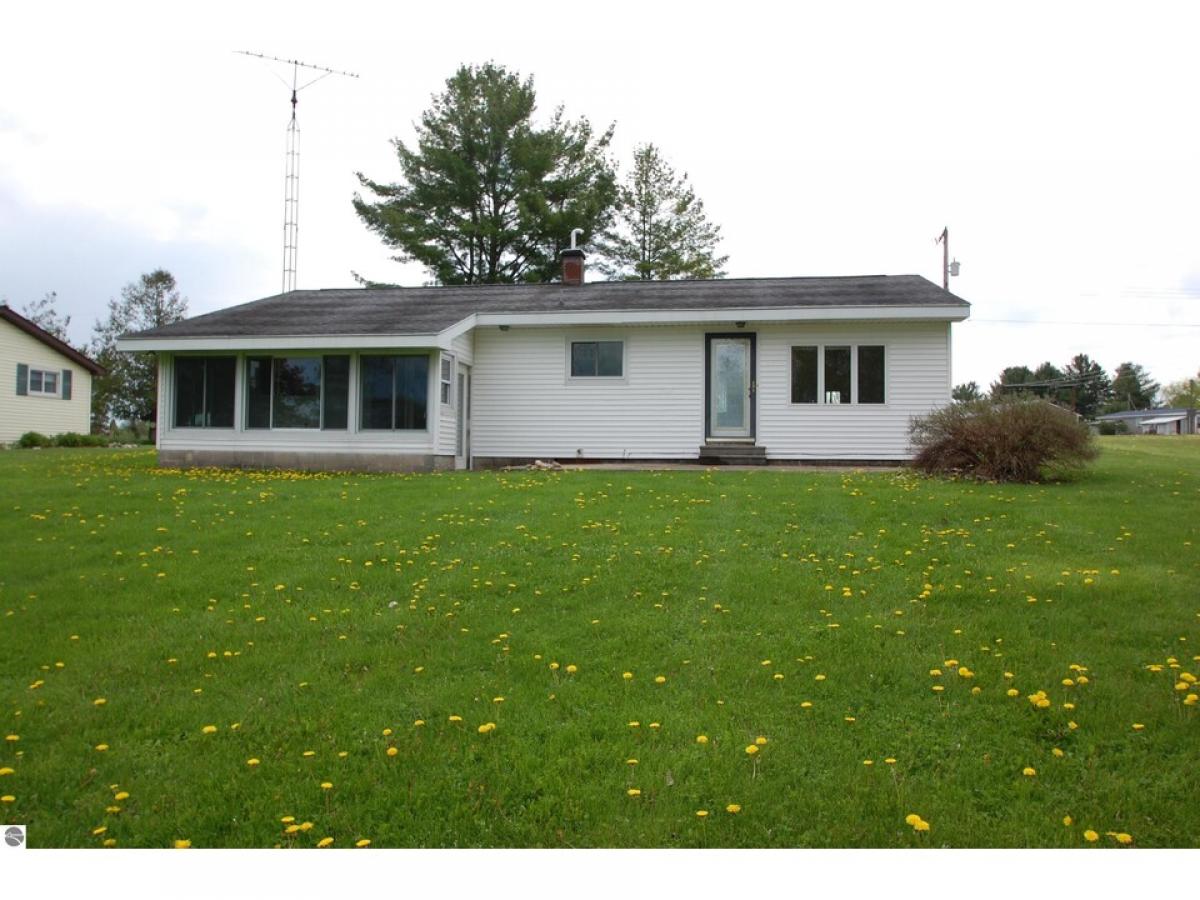 Picture of Home For Sale in West Branch, Michigan, United States