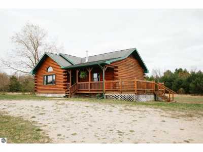 Home For Sale in Kalkaska, Michigan