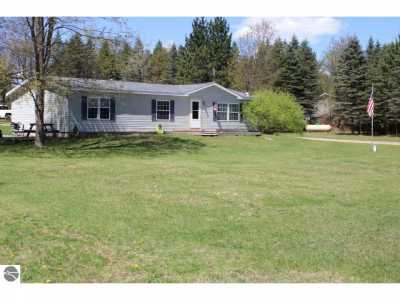 Home For Sale in Kalkaska, Michigan