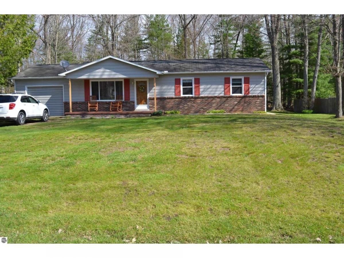 Picture of Home For Sale in Oscoda, Michigan, United States