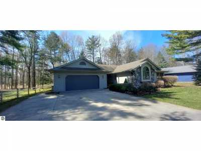 Home For Sale in Au Gres, Michigan