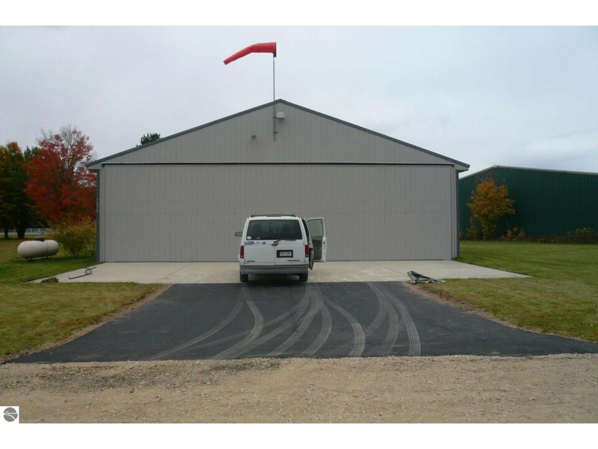 Picture of Home For Sale in Kewadin, Michigan, United States
