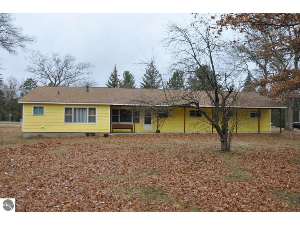 Picture of Home For Sale in Prudenville, Michigan, United States