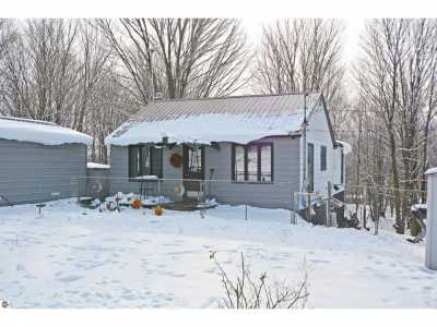 Home For Sale in Benzonia, Michigan