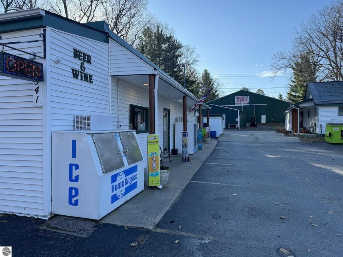 Picture of Home For Sale in Roscommon, Michigan, United States