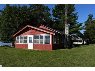 Home For Sale in East Tawas, Michigan