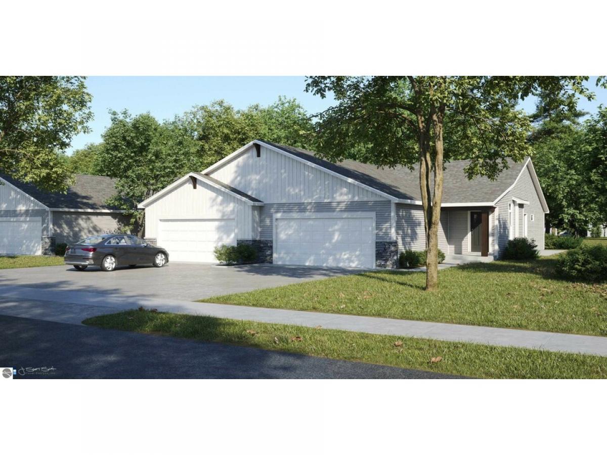 Picture of Home For Sale in Traverse City, Michigan, United States