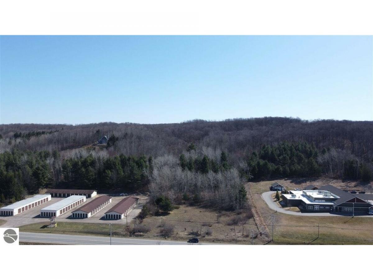 Picture of Home For Sale in Bellaire, Michigan, United States