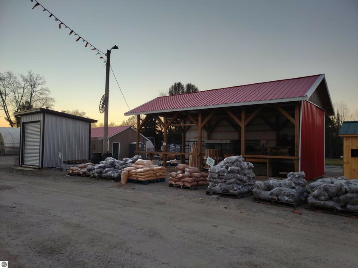 Picture of Home For Sale in Omer, Michigan, United States