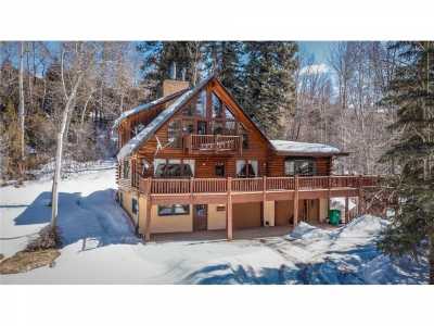 Home For Sale in Silverthorne, Colorado