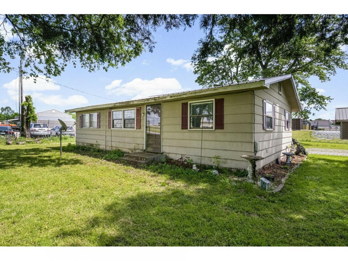Picture of Home For Sale in Grove, Oklahoma, United States