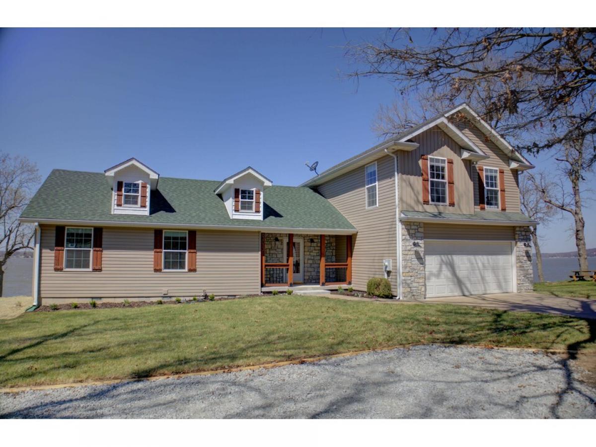 Picture of Home For Sale in Grove, Oklahoma, United States