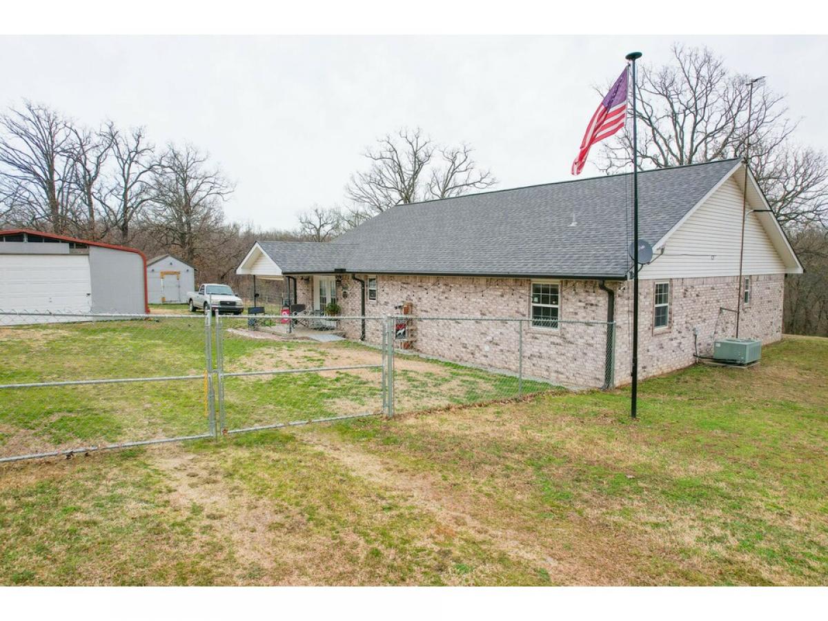Picture of Home For Sale in Grove, Oklahoma, United States