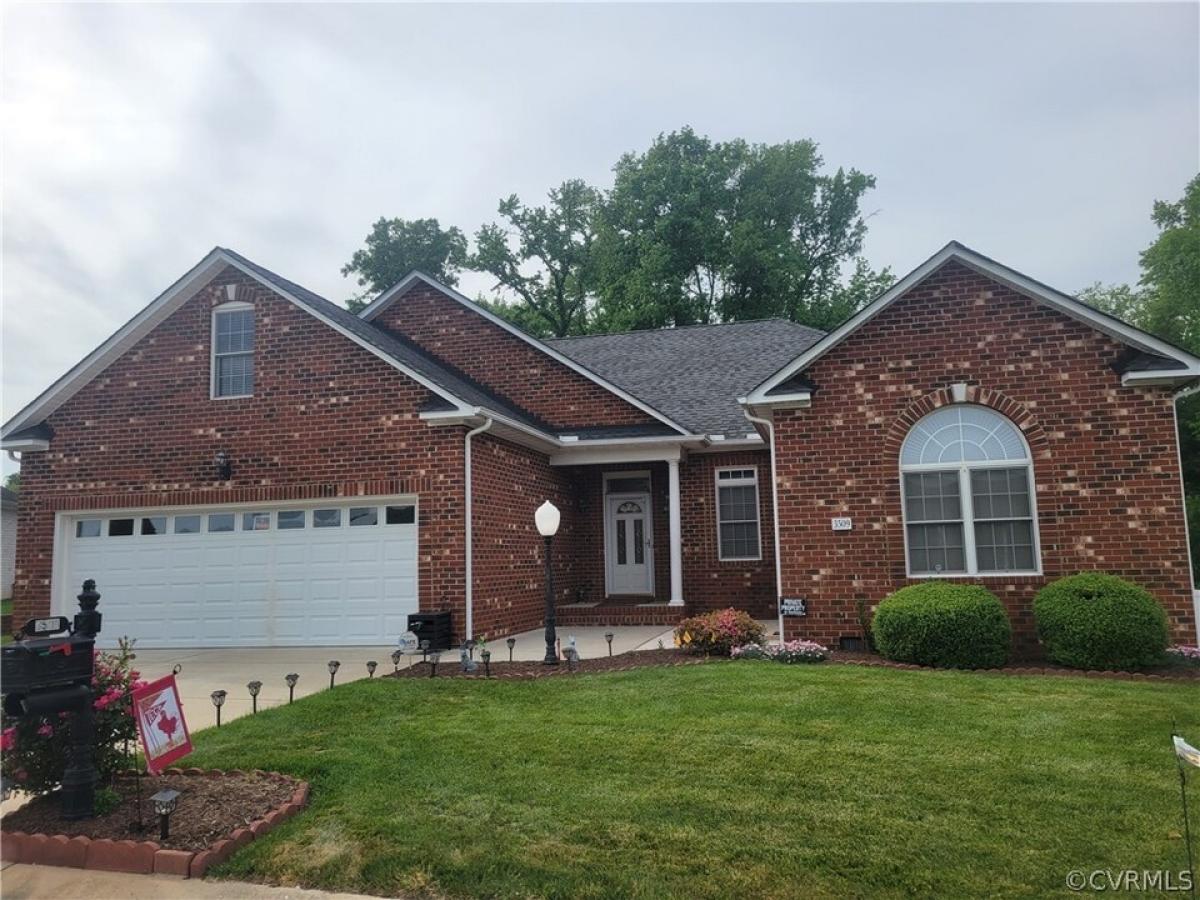 Picture of Home For Sale in Hopewell, Virginia, United States
