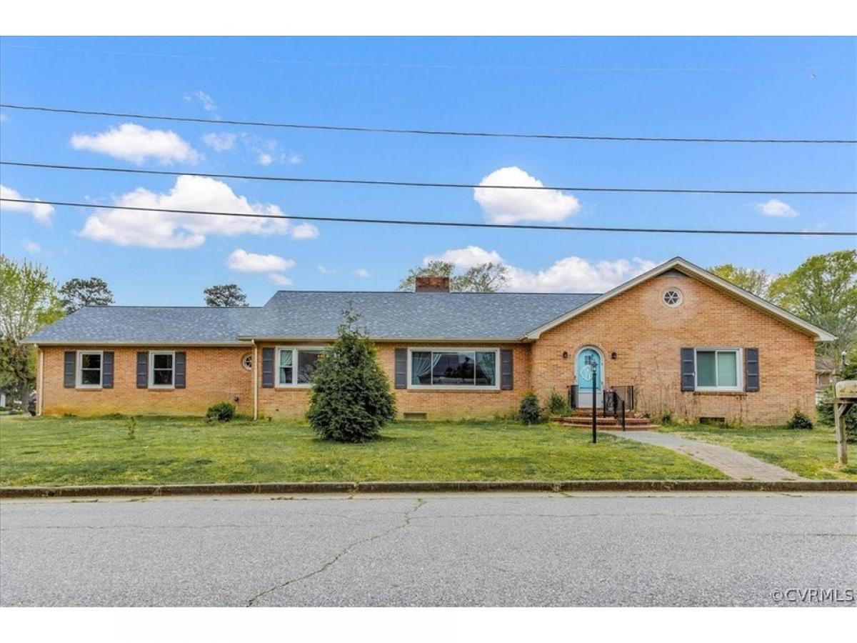 Picture of Home For Sale in Hopewell, Virginia, United States