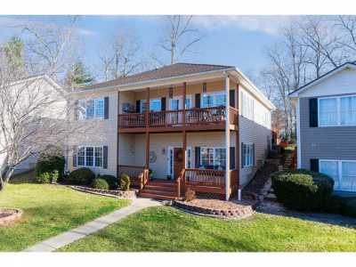 Home For Sale in Flat Rock, North Carolina