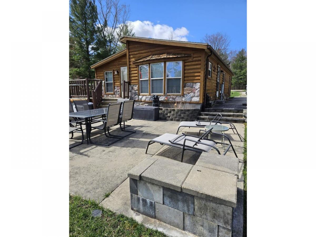 Picture of Home For Sale in Gladwin, Michigan, United States