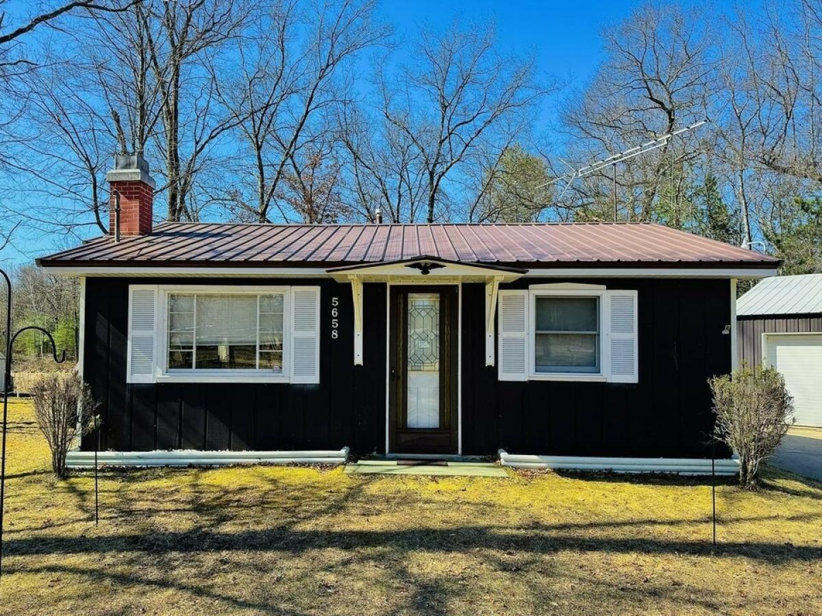 Picture of Home For Sale in Gladwin, Michigan, United States