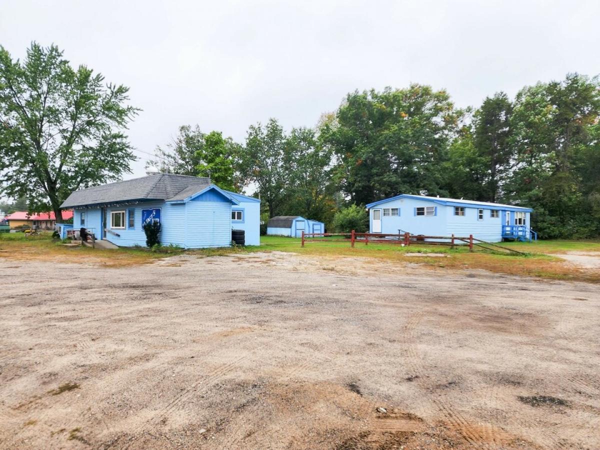 Picture of Home For Sale in Harrison, Michigan, United States