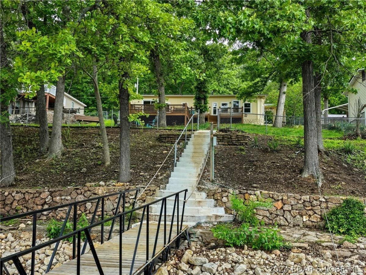 Picture of Home For Sale in Gravois Mills, Missouri, United States