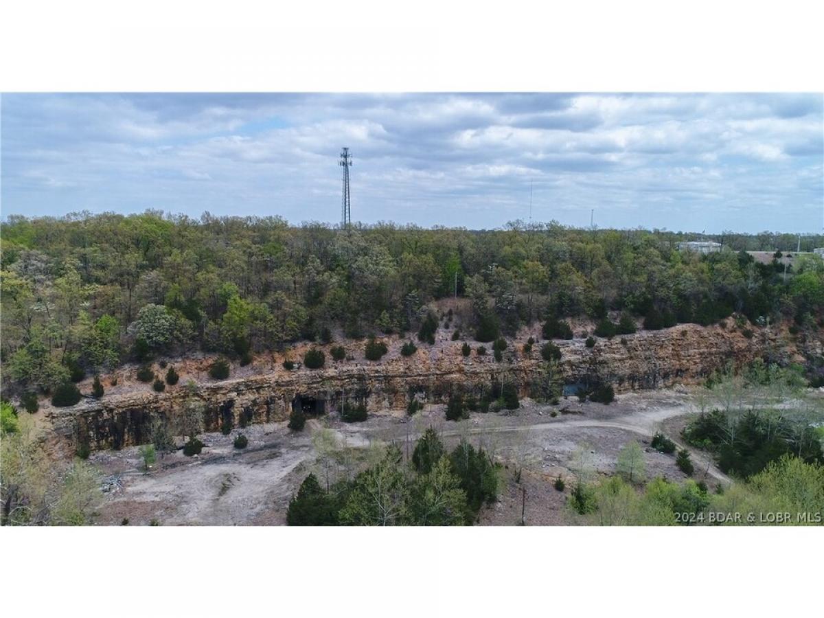 Picture of Home For Sale in Osage Beach, Missouri, United States