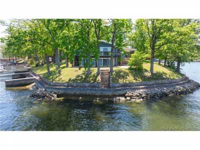 Home For Sale in Sunrise Beach, Missouri