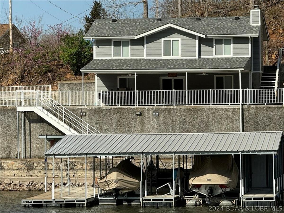 Picture of Home For Sale in Sunrise Beach, Missouri, United States