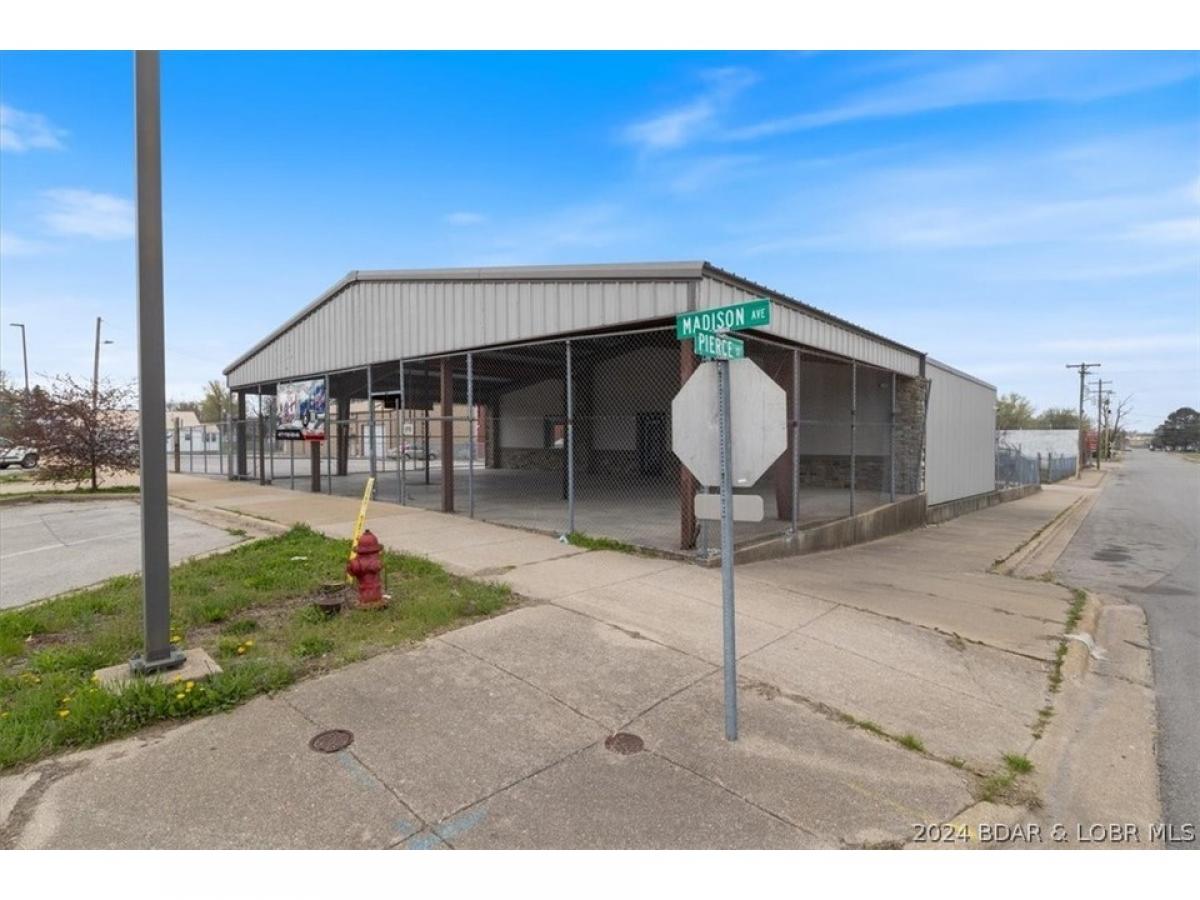 Picture of Home For Sale in Lebanon, Missouri, United States