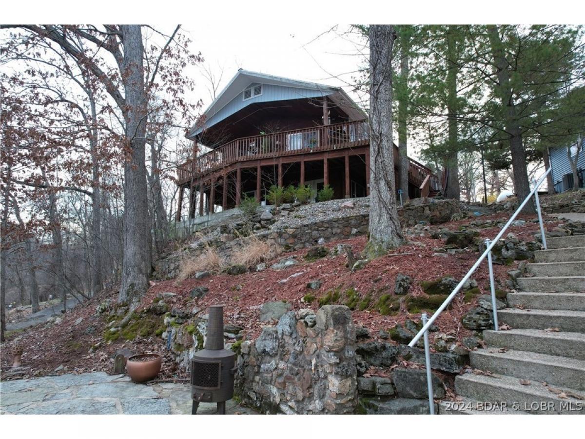 Picture of Home For Sale in Sunrise Beach, Missouri, United States