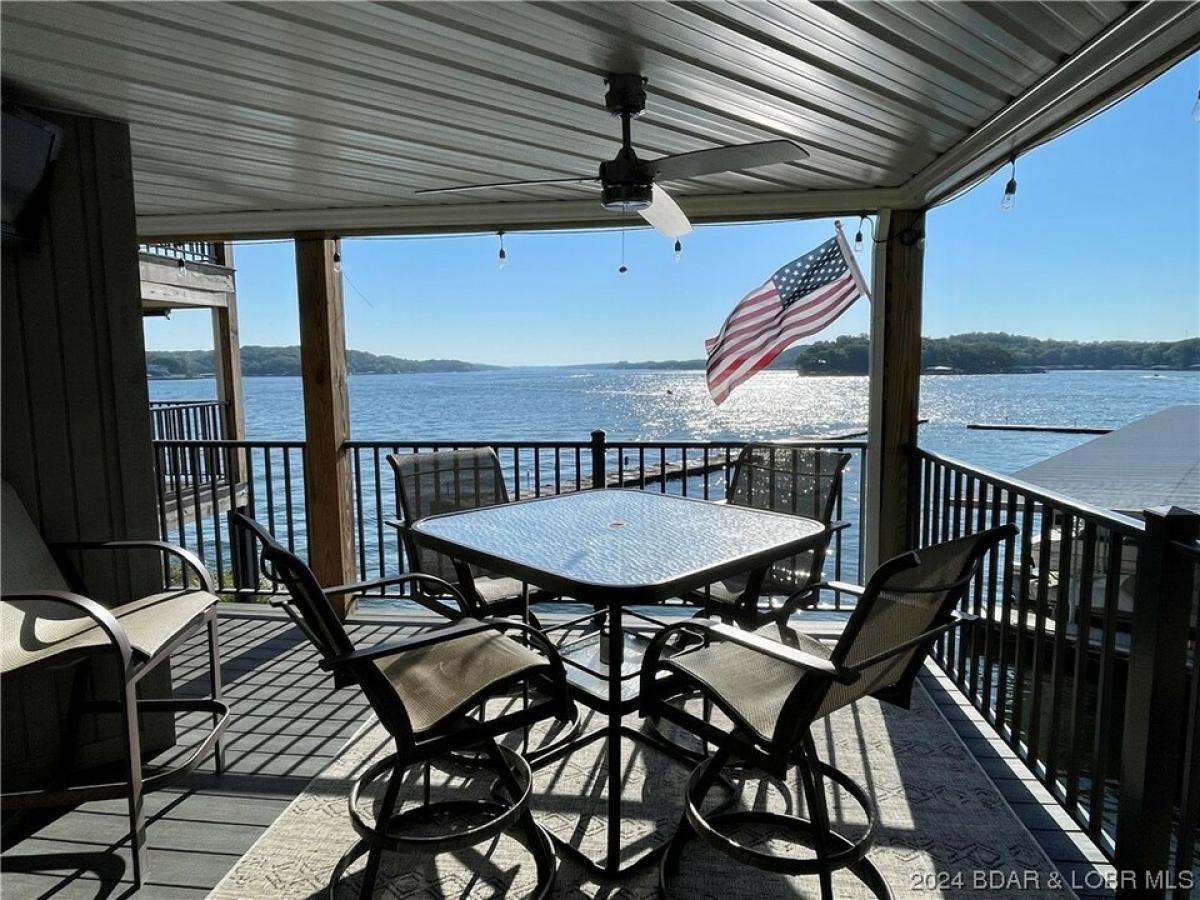 Picture of Home For Sale in Sunrise Beach, Missouri, United States