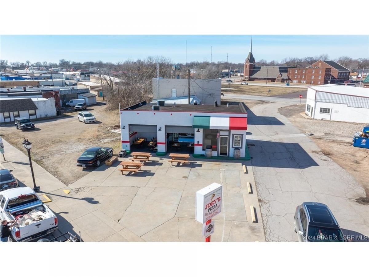 Picture of Home For Sale in Eldon, Missouri, United States