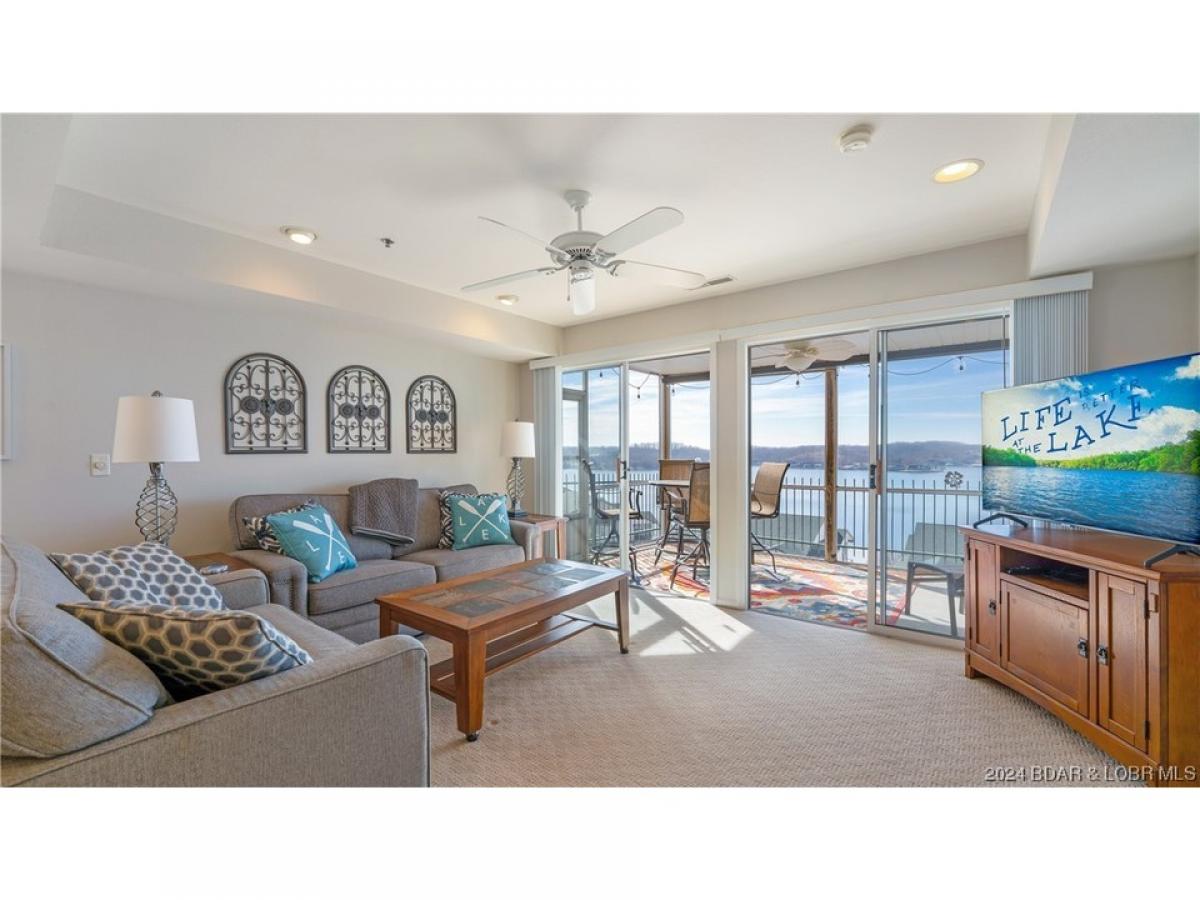 Picture of Home For Sale in Lake Ozark, Missouri, United States