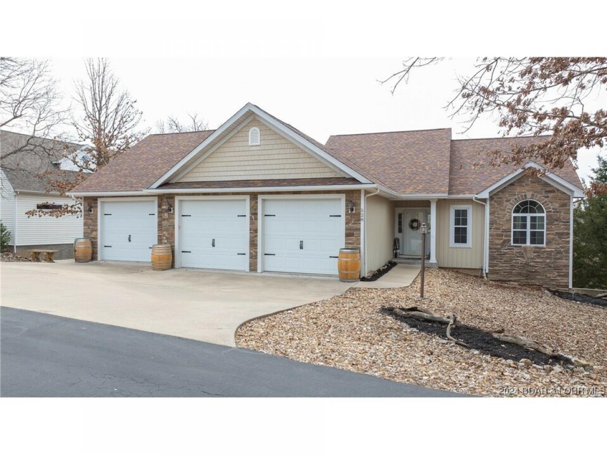 Picture of Home For Sale in Osage Beach, Missouri, United States