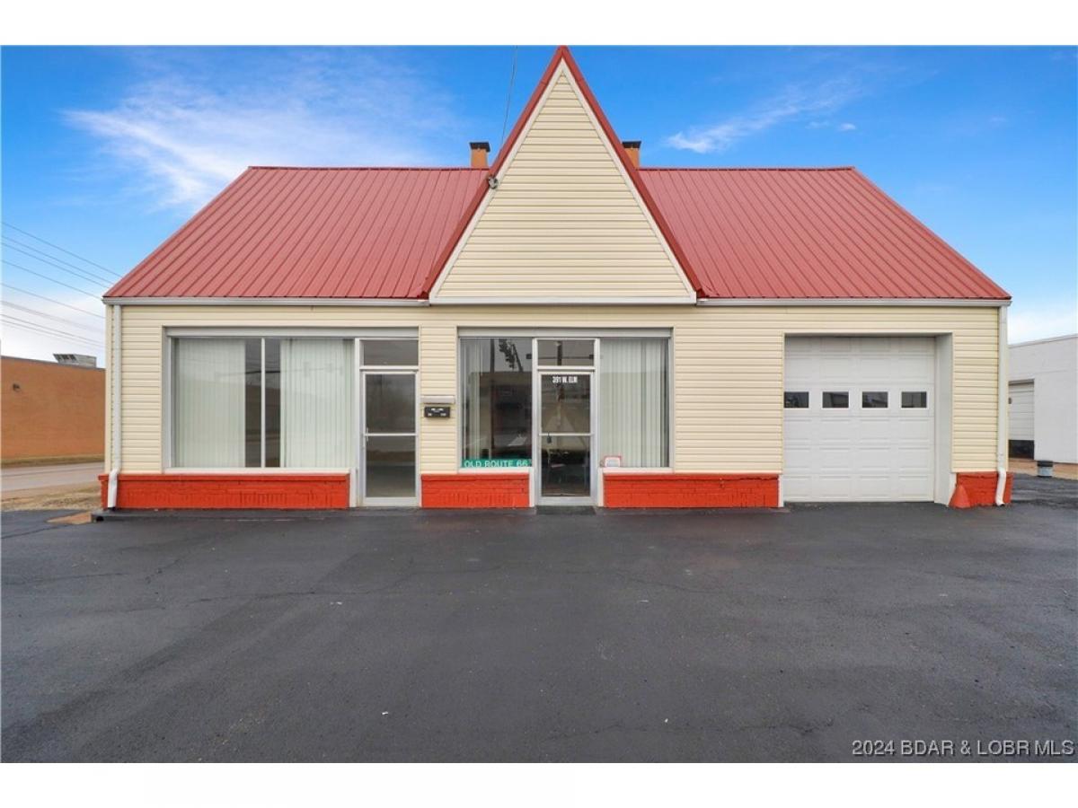 Picture of Home For Sale in Lebanon, Missouri, United States