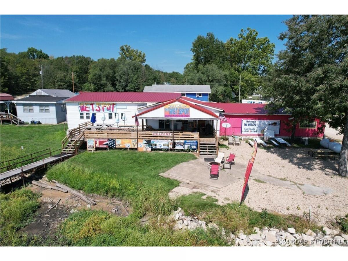 Picture of Home For Sale in Stover, Missouri, United States