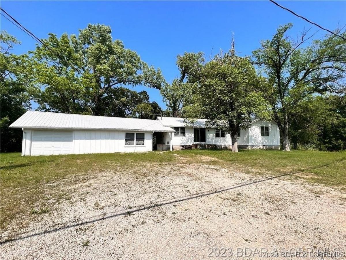 Picture of Home For Sale in Sunrise Beach, Missouri, United States