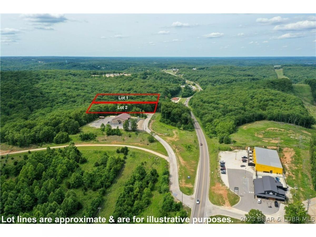 Picture of Home For Sale in Sunrise Beach, Missouri, United States