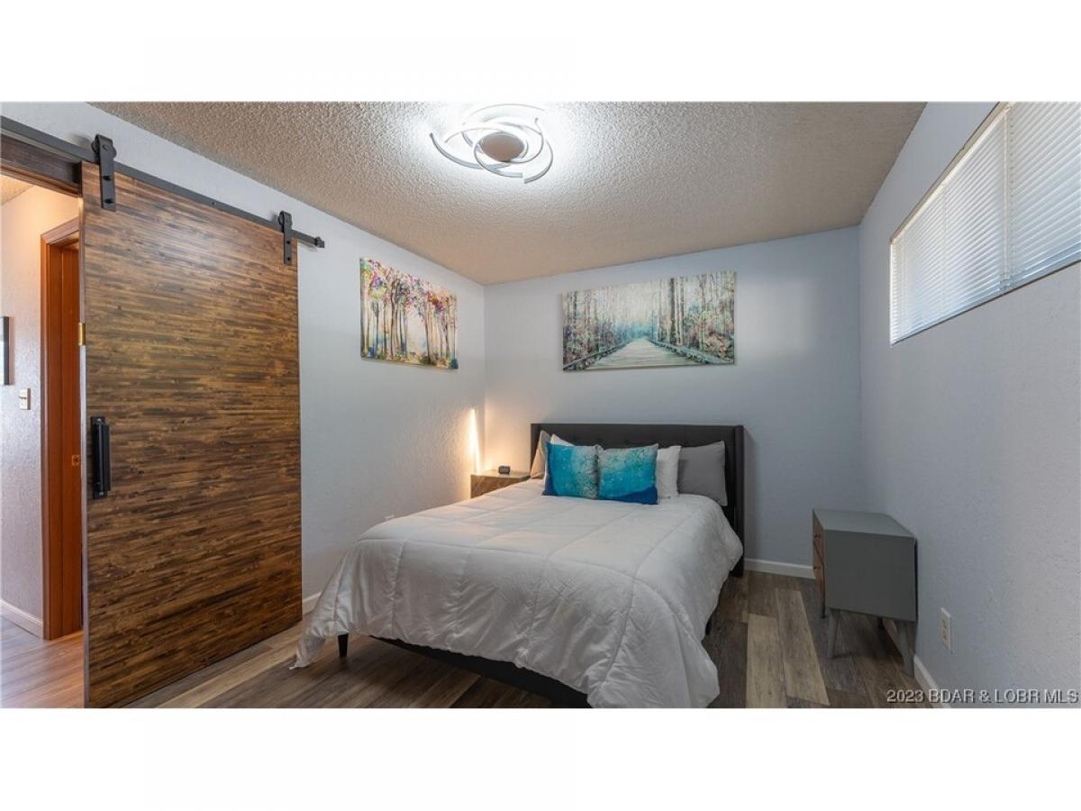 Picture of Home For Sale in Osage Beach, Missouri, United States