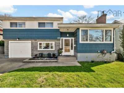 Home For Sale in Dartmouth, Canada