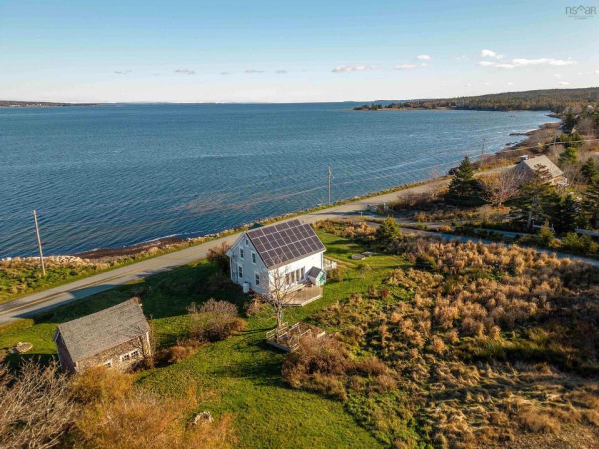 Picture of Home For Sale in Lower Rose Bay, Nova Scotia, Canada
