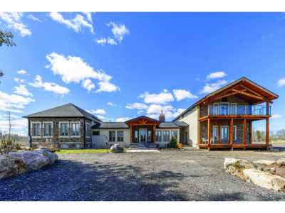 Home For Sale in Milton, Canada